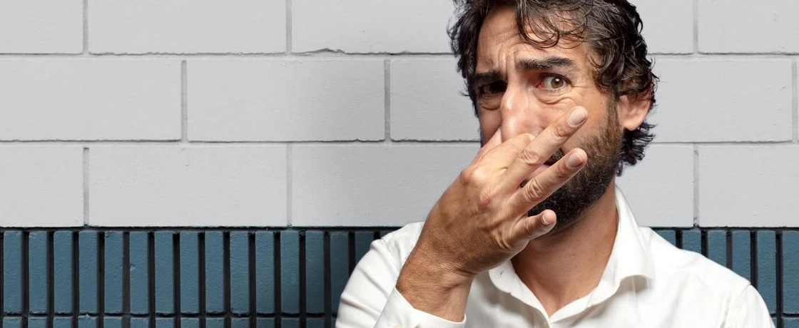 Ağız kokusu (halitosis): Nedenleri ve çözümleri